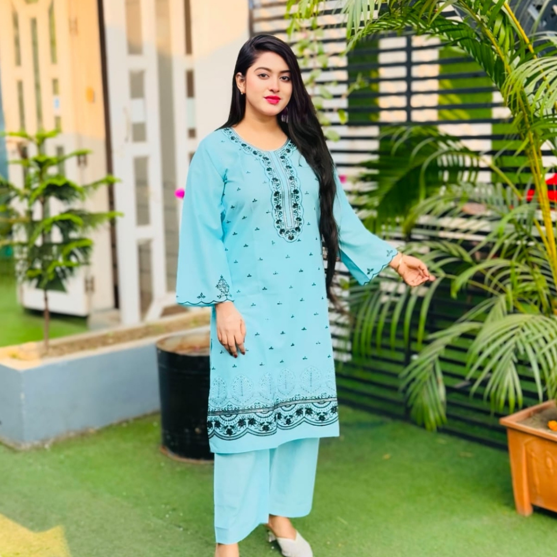 Pakistani Inspired Boutique Kurta Dress (2 Pieces) - Image 6
